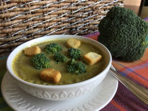 Leeks, potaotes and broccoli velvety soup