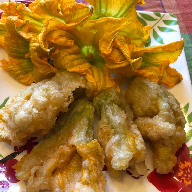 how a pumpkin flower fritter looks like